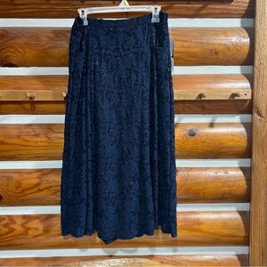 Lularoe Elegant Navy Lace Skirt‎ with pockets size large